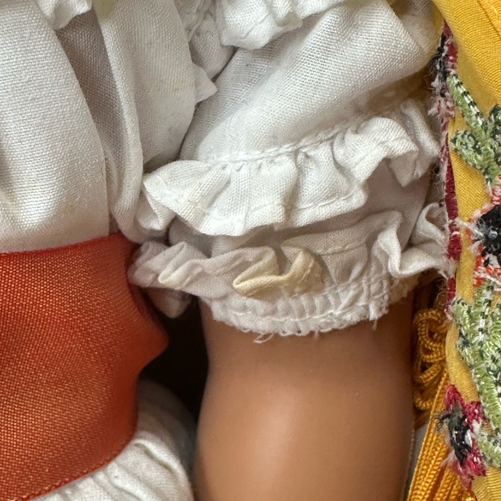 American Girl Pleasant Company vintage Josefina Montoya Doll and 2 outfits/ 1997 - Picture 8 of 13